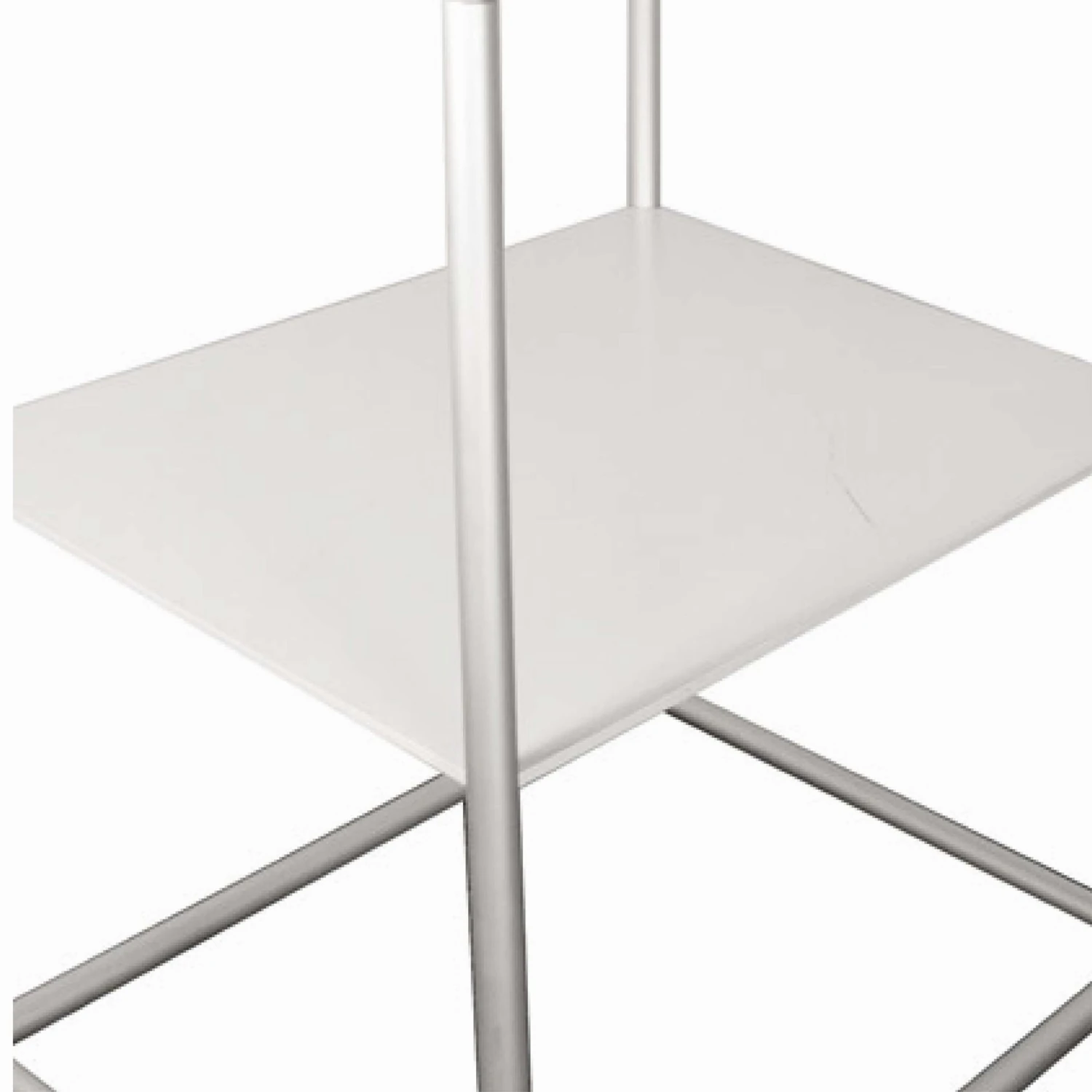 Shelf fitted on the counter frame