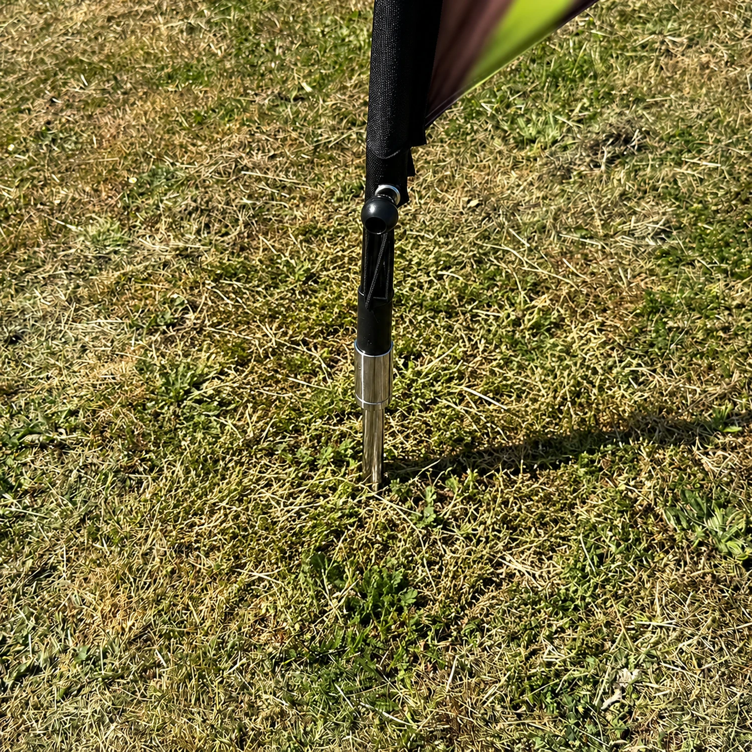 Fibreglass Arch Flag 4m x 3.2m with Ground Spikes detail