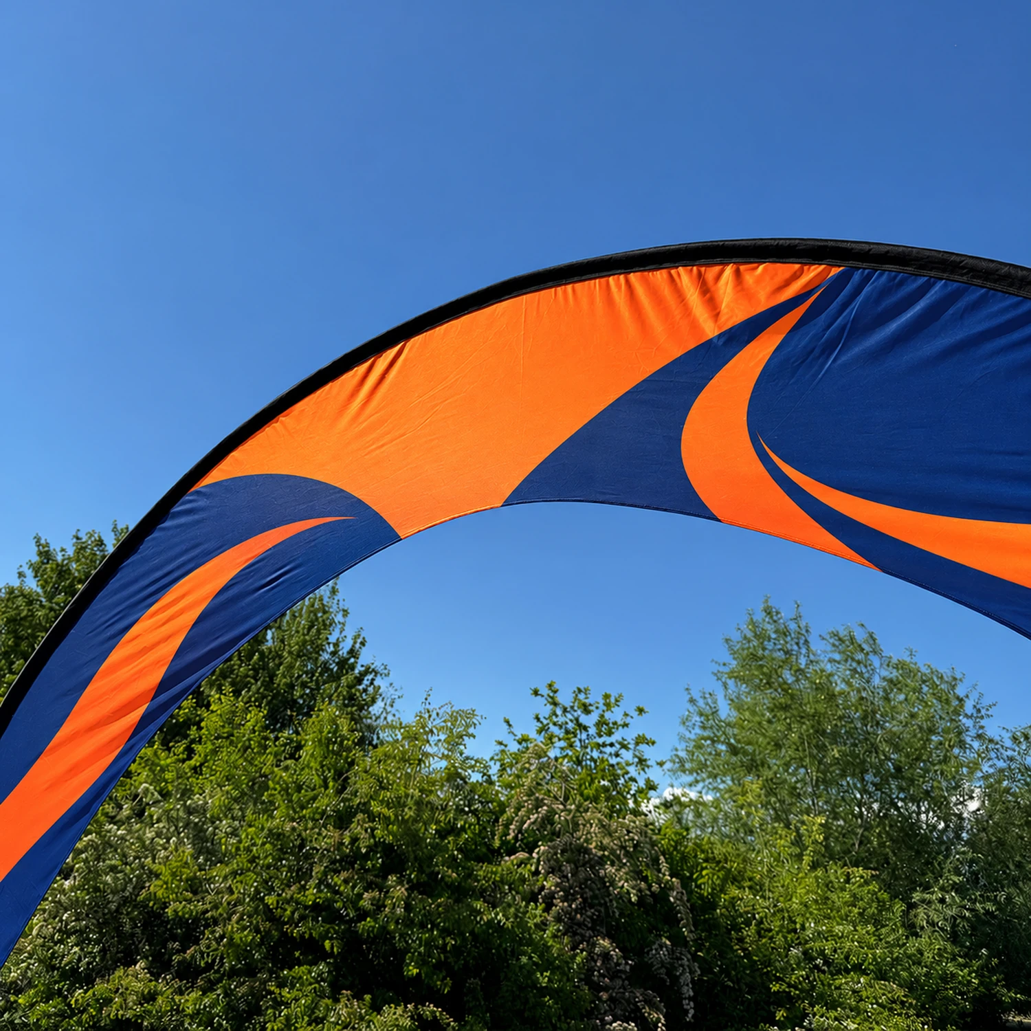 Fibreglass Arch Flag 4m x 3.2m with Two Parasol Bases detail