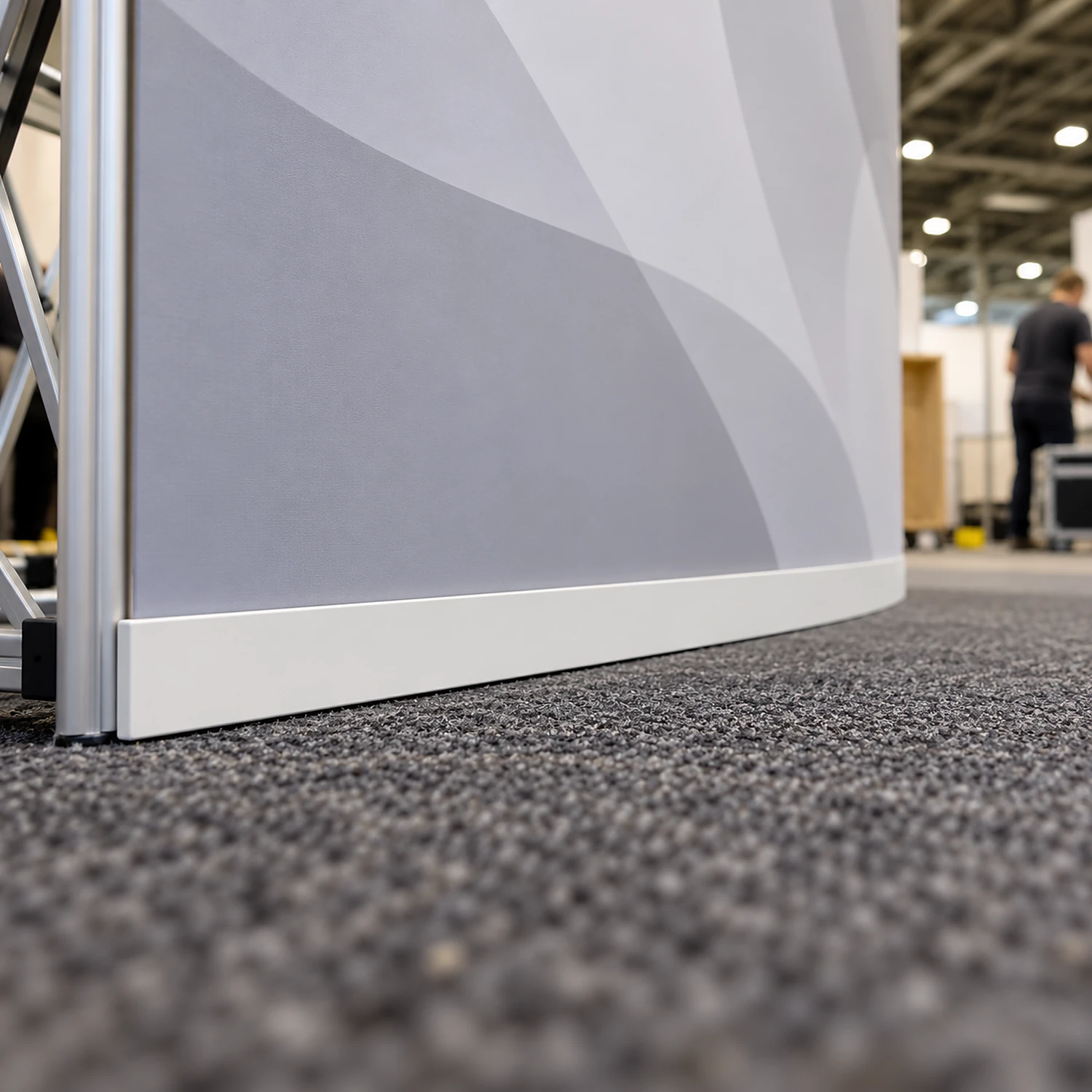 Rear curved kicker along the bottom of a pop up graphic panel