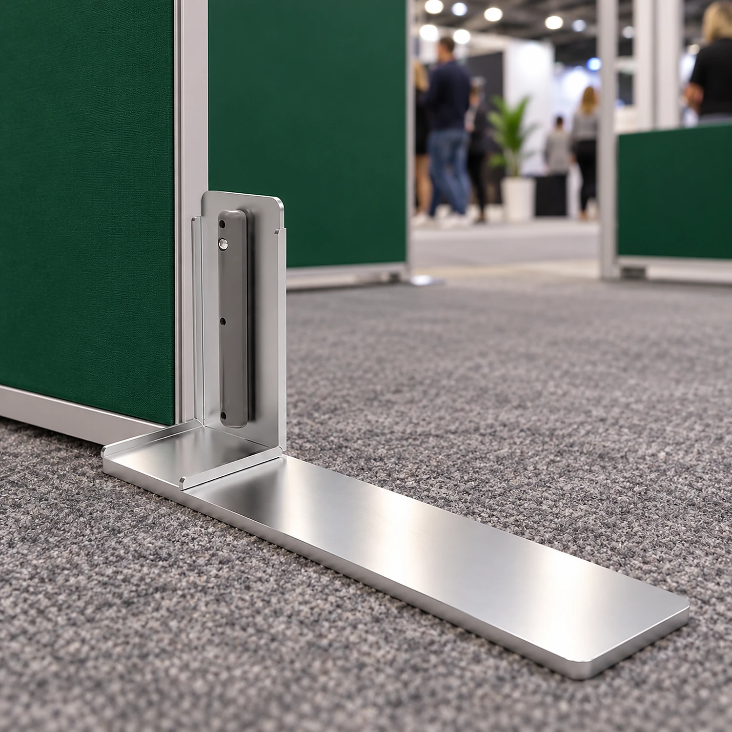 Side half foot under the edge of a fabric frame on a show stand