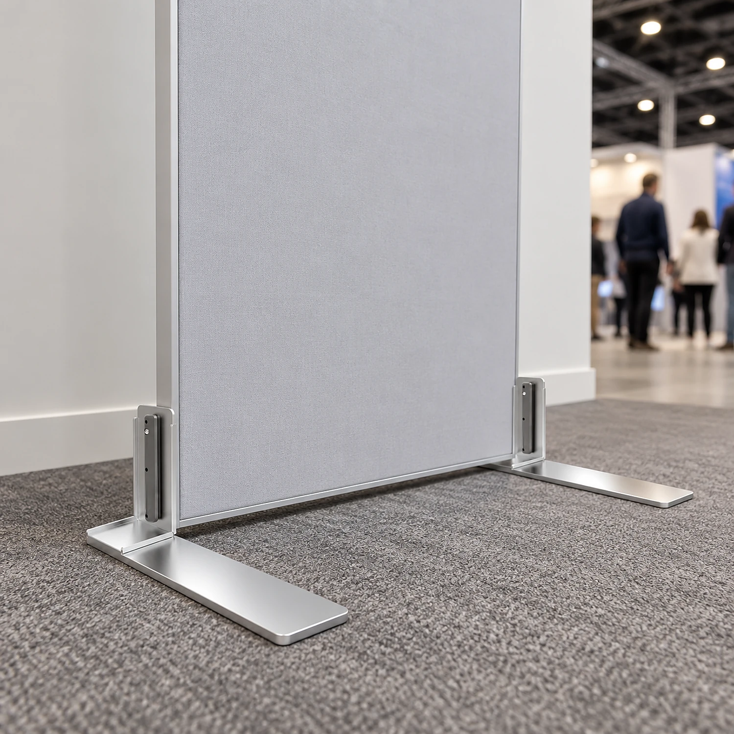 Pair of side half feet under both sides of a fabric frame